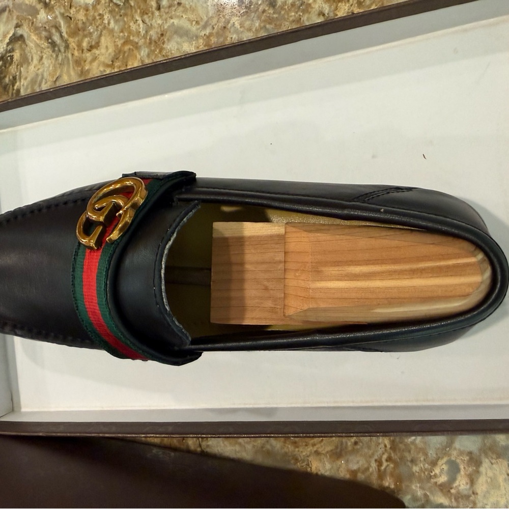 Authentic Looking Gucci Navy Loafers NIB size 38 - Picture 3 of 6